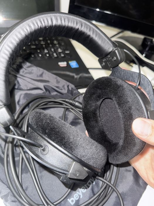 Продам новые наушники Bayerdynamic dt 990pro