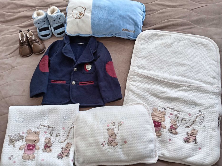 Лот от Порт бебе, 2бр възглавнички, 2 бр обувчици