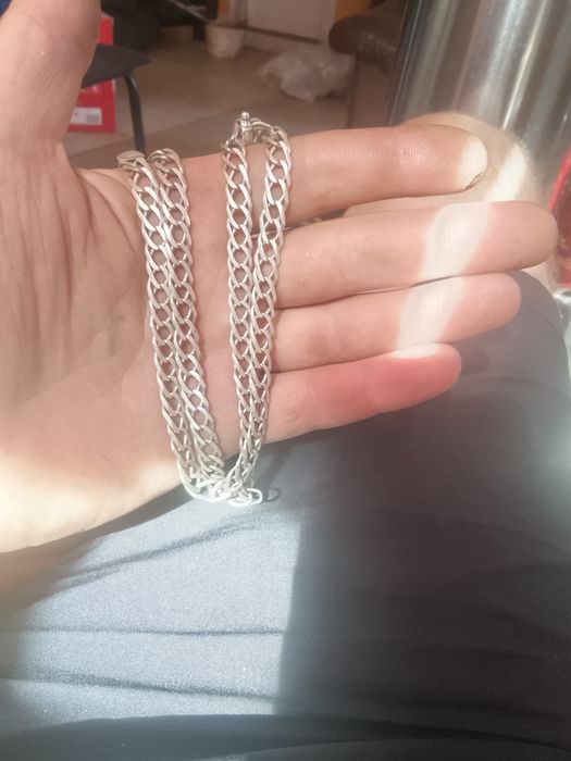 Продам цепочку серебряную