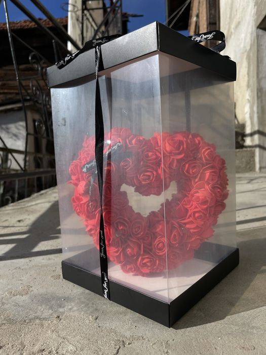 Сърце от вечни рози