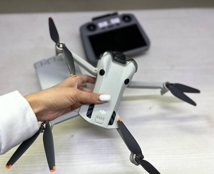 DJI Mini 4 Pro дрон