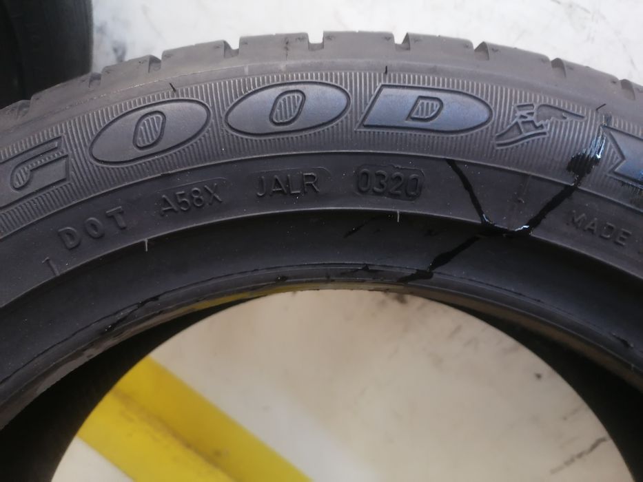 185/55/15  2 * Goodyear vara 82T  dot 0320. 7,,53mm