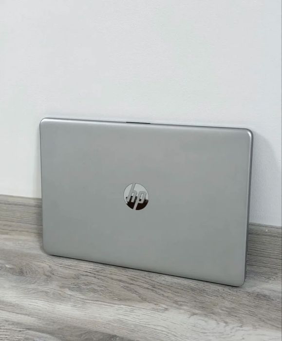 Продум ноутбук новой модели в отличном состоянии