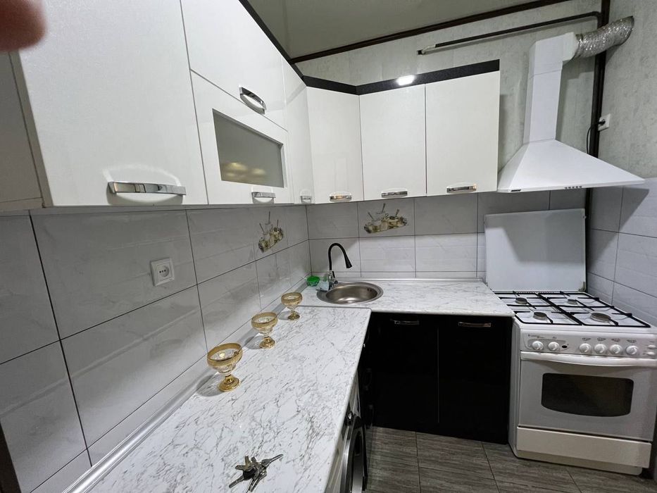 Уй сотилади жуда 10- мкр. Да