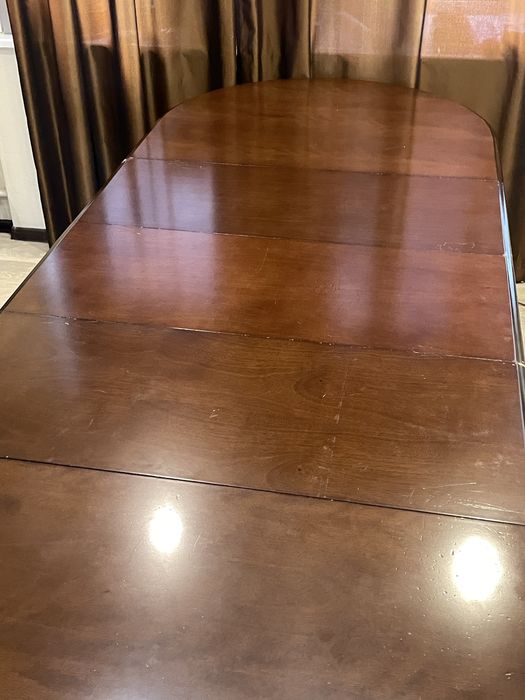 Продаю стол