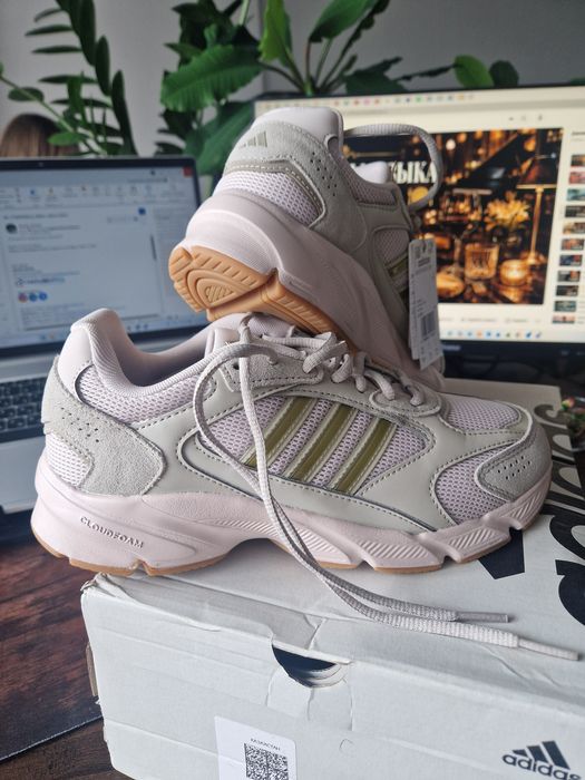Продам кроссовки ADIDAS 38 размер