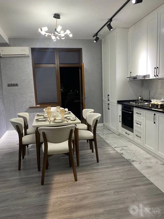 Сдаётся 3-комн Яккасарай, 8й роддом, 110 м²