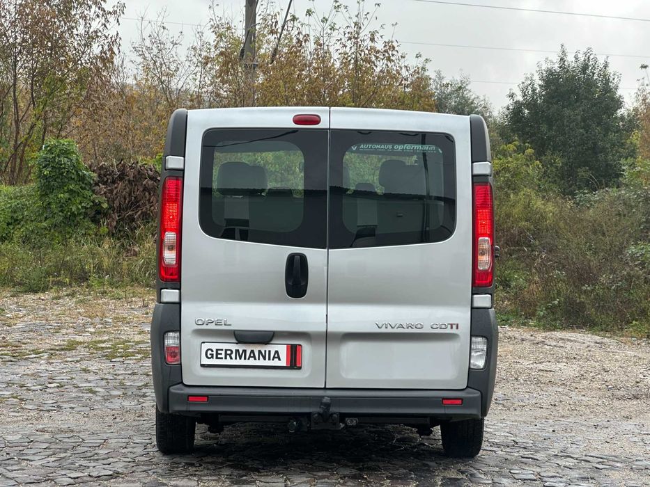 Opel Vivaro*autoturism 8+1 locuri*navigatie*2.0 diesel*aer conditionat