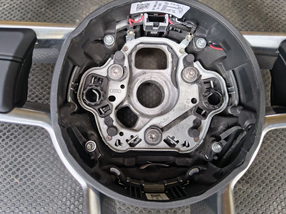Volan Audi TT TTS RS Mk3 8S 8S0419091T