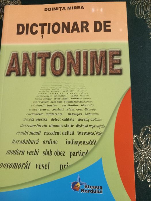 Vând dicționare de antonime,omonime,sinonime