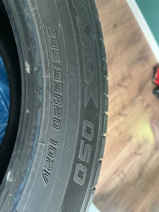 Летни гуми Dunlop 235/55 R20