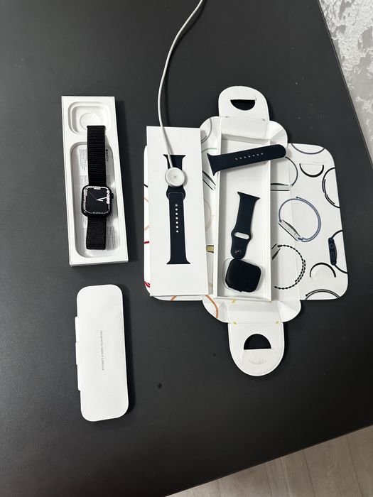 Часы Apple Watch 9 45мм