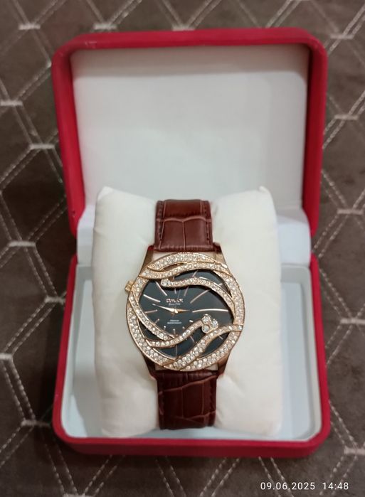 Часы кварцевые OMAX IB06