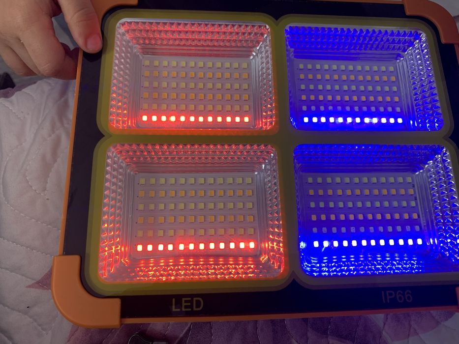 Lampa solara cu magnet.