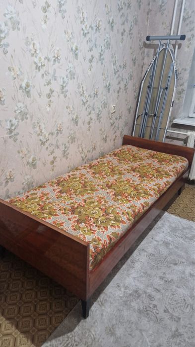 Шкаф, Кровать, Стол