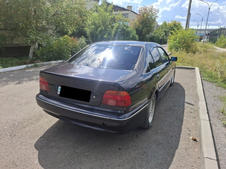 Продам автомобиль BMW