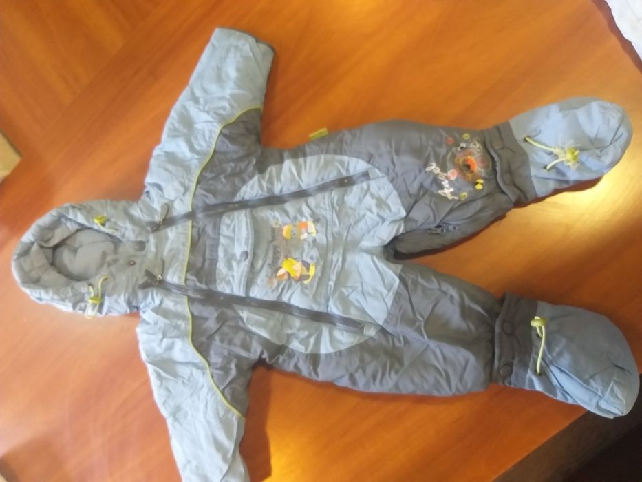 Продам комбинезон для мальчика