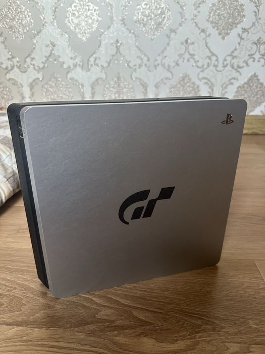 Playstation 4 Slim GranTurissimo Limited