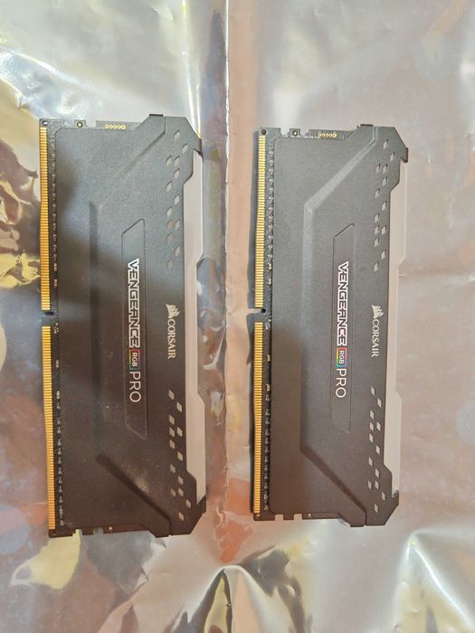 Kit DDR4 RAM 64GB(2x32) 3600MHz C18 1.35v CORSAIR VENGEANCE® RGB PRO