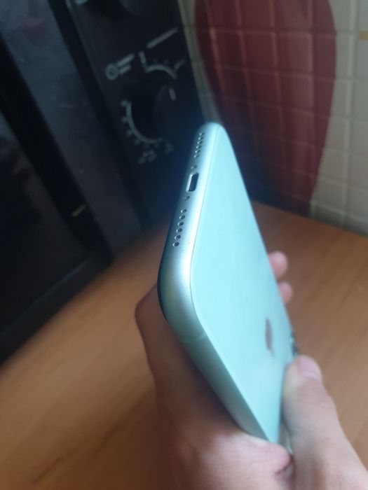Продам iphone 11