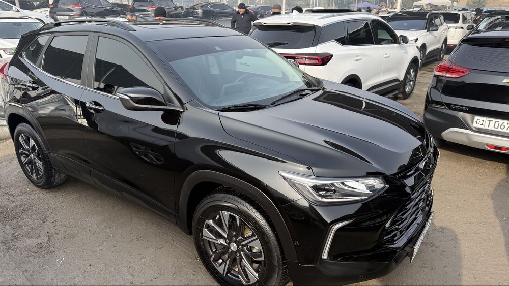 Tracker primier sotiladi. Uzimniki salondan olib xaydaganman.