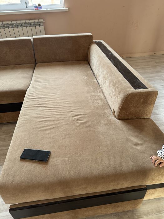 Угловой диван в отличном состоянии