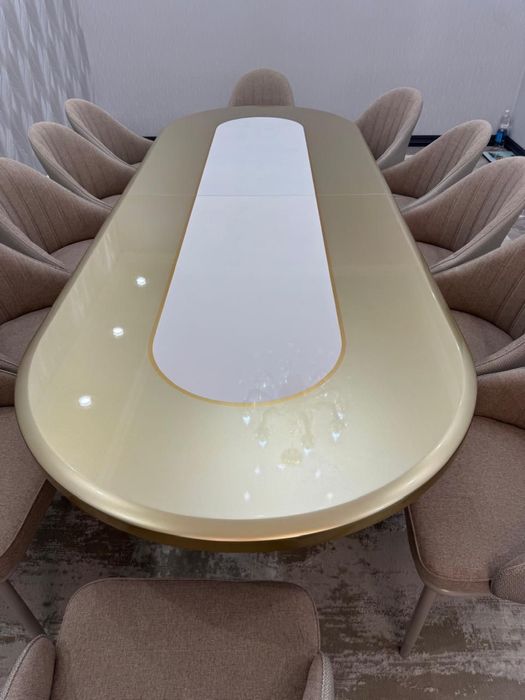 Стол со стулями почти новый