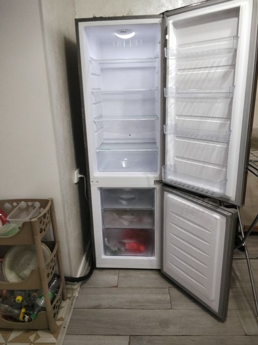 Продам холодильник