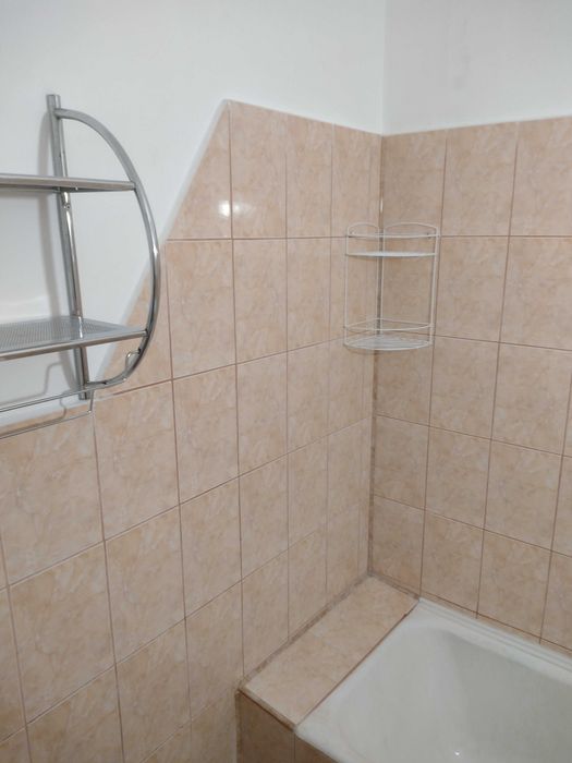 Inchiriez (ofer) garsoniera mobilata, 290 Euultracentral, conf. 1, etaj 6 din 9, utilata complet cu centrala proprie