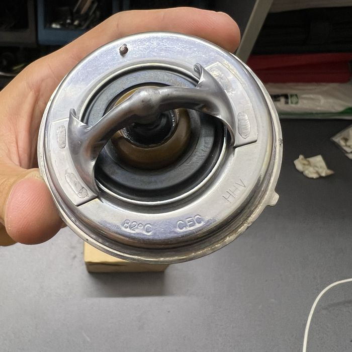 Термостат Hyundai HD 65 72 78