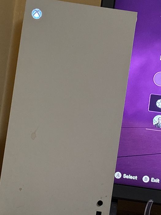 Consolă xbos Siria x memori 1 tera varianta digitală accept schimburi