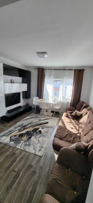 Vand ap 2 camere 48m2 si parcare in Floresti str Gh Doja