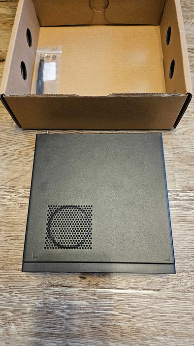 Lenovo ThinkCentre M720q Tiny i5-9600T 16GB DDR4 Win11