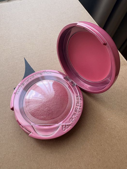 Козметика Huda Beauty, Benefit, Tarte, Givenchy