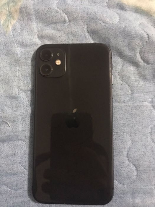 Айфон 11 емкость 77