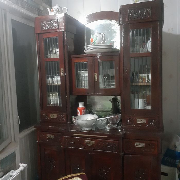 Антикварный шкаф-буфет
