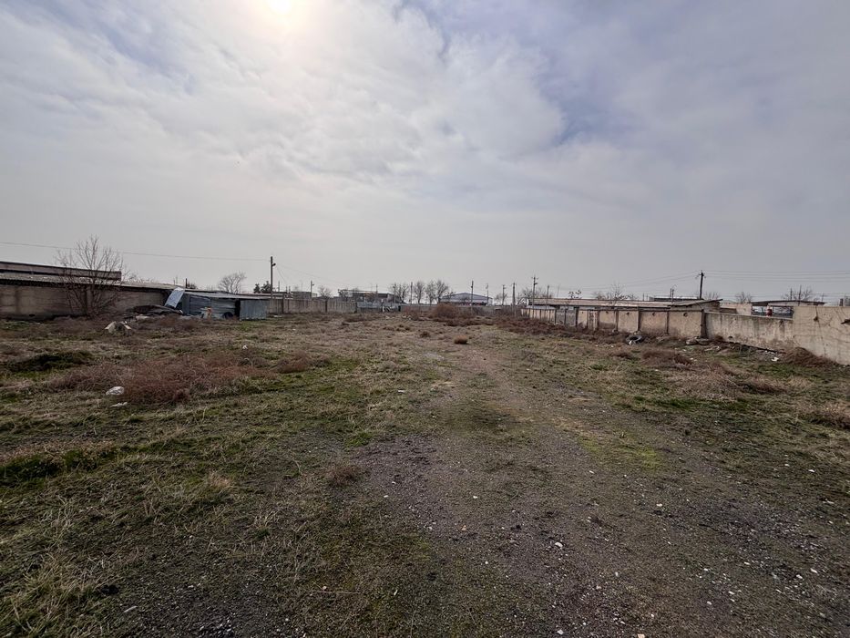 Участок сатамын. Қаланың ішінде