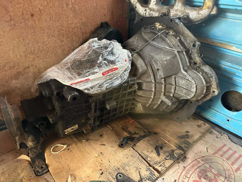 Скоростна кутия и стартер за форд транзит 2.5 чист дизел