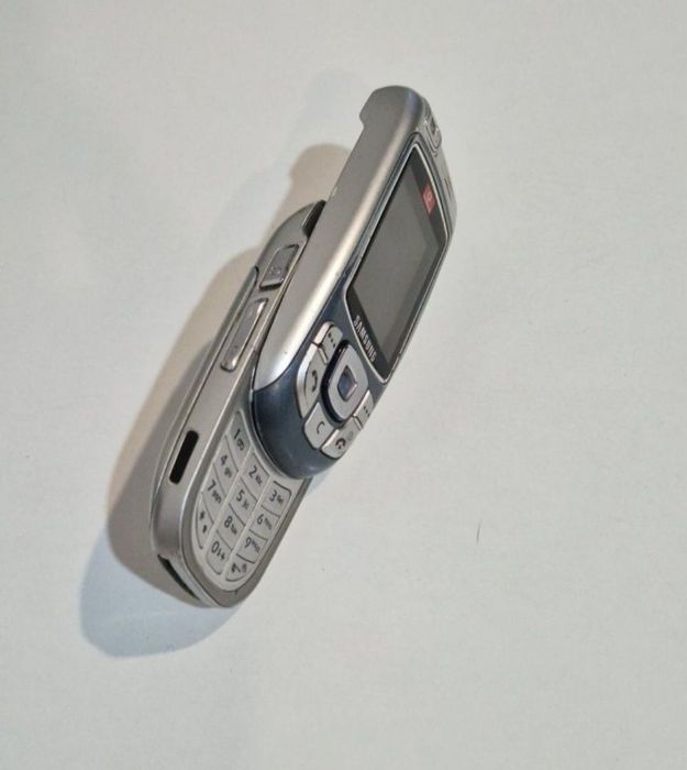 Telefon Samsung pe sina