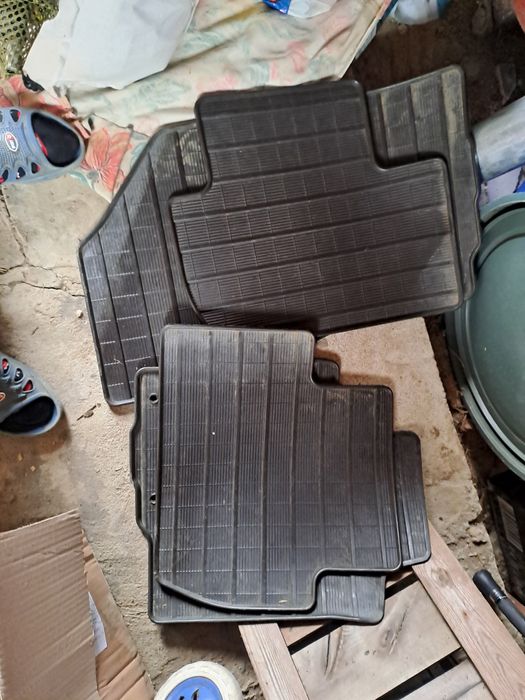 Covorașe cauciuc mitsubishi outlander