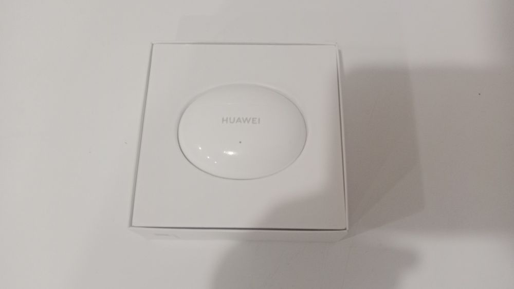 Продам наушники HUAWEI freebuds 4i