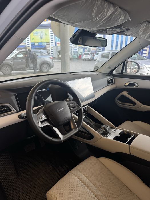 BYD Yuan Up 2025yil 1.400km