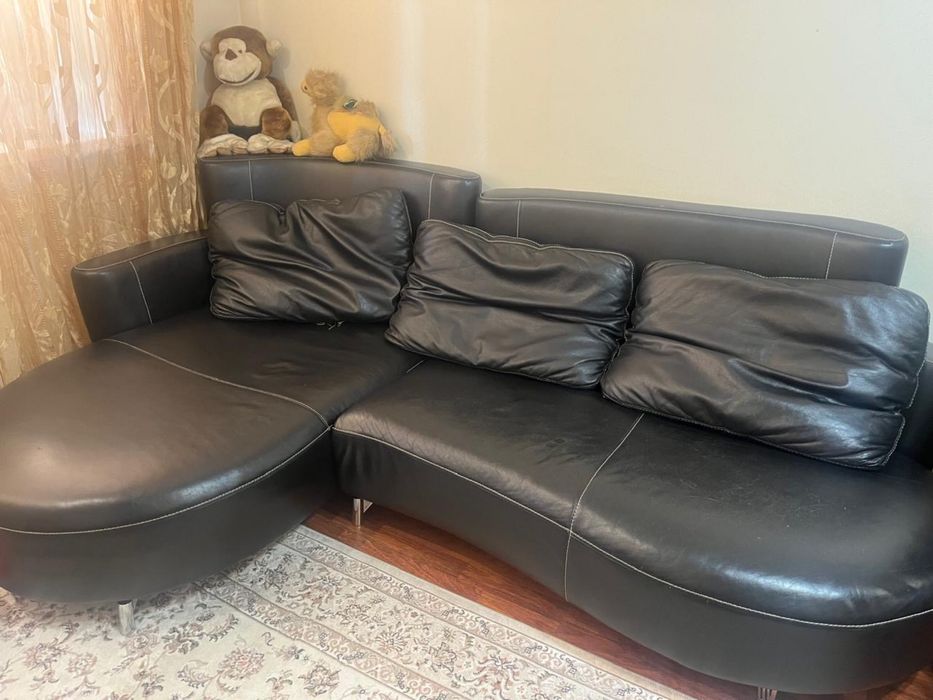 Продам кожанный диван