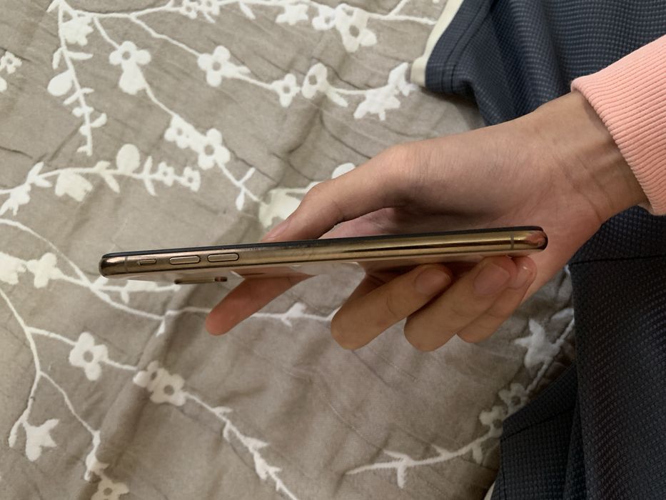 iPhone Xs Max 64gb в идеальном состоянии