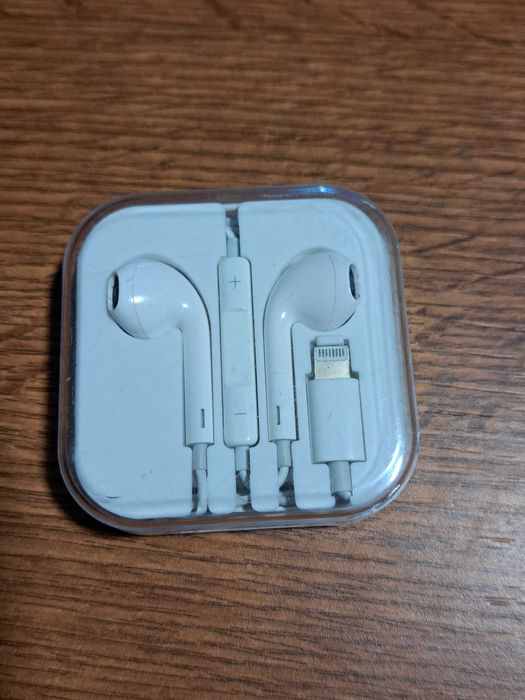 Casti cu fir model Iphone