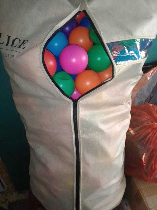 Продам шарики для бассейна. состояние новых.