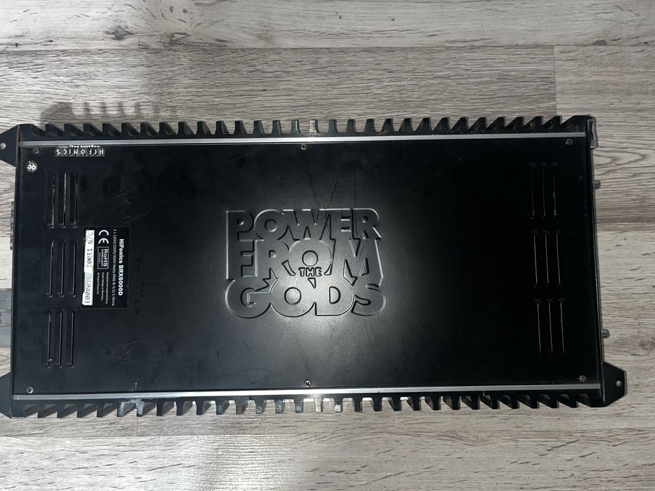 Stație auto Hifonics 3000w RMS