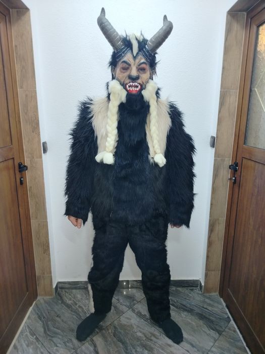 Кукерски костюми