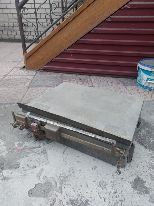 Продам весы напольный