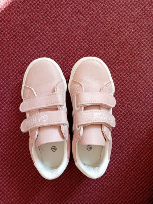 Маратонки - 6 евро/2 бр.